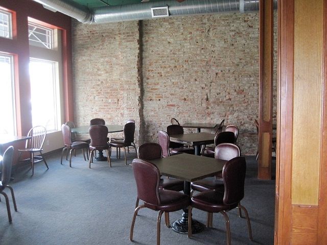 208 S State St, Jerseyville, IL 62052